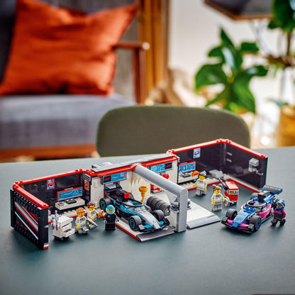 LEGO Pitbox met Mercedes AMG en Alpine F1 auto's 60444 City