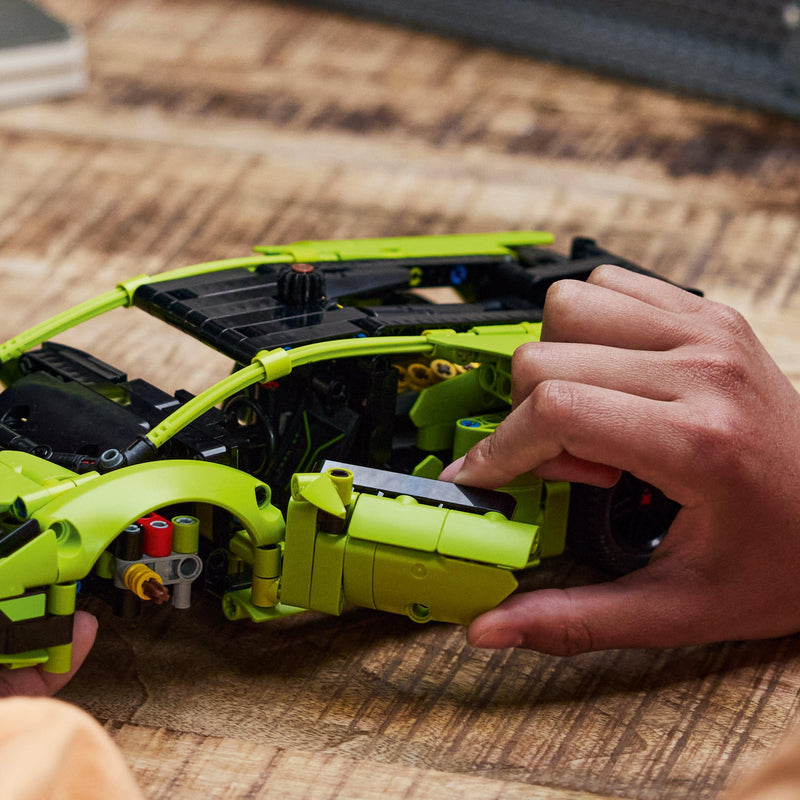 LEGO Lamborghini Huracán Tecnica 42161 Technic LEGO TECHNIC @ 2TTOYS LEGO €. 44.99