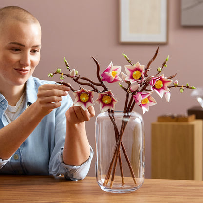 LEGO Botanicals Magnoliatakken – Bouwpakket voor Volwassenen met Nepbloemen – 5 Magnolia’s  Kunstbloemen – Slaapkamer- of Woonkamerdecoratie – DIY Cadeau voor Vrouwen – 11510