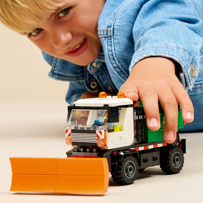 LEGO® City Sneeuwploeg Speelgoedtruck - Bouwset van Modeltruck met Minifiguur van Chauffeur - 60490