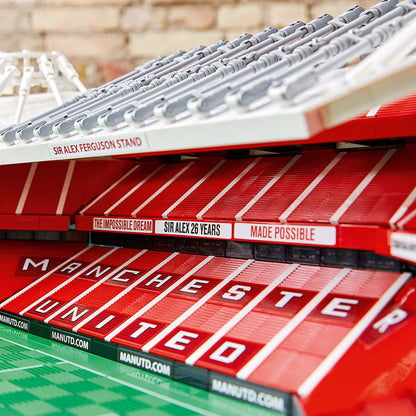 LEGO Manchester United Voetbal stadion 10272 Creator Expert