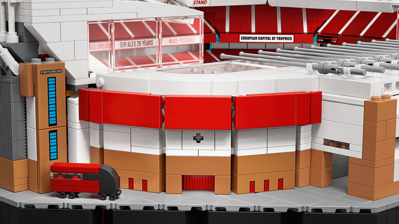 LEGO Manchester United Voetbal stadion 10272 Creator Expert