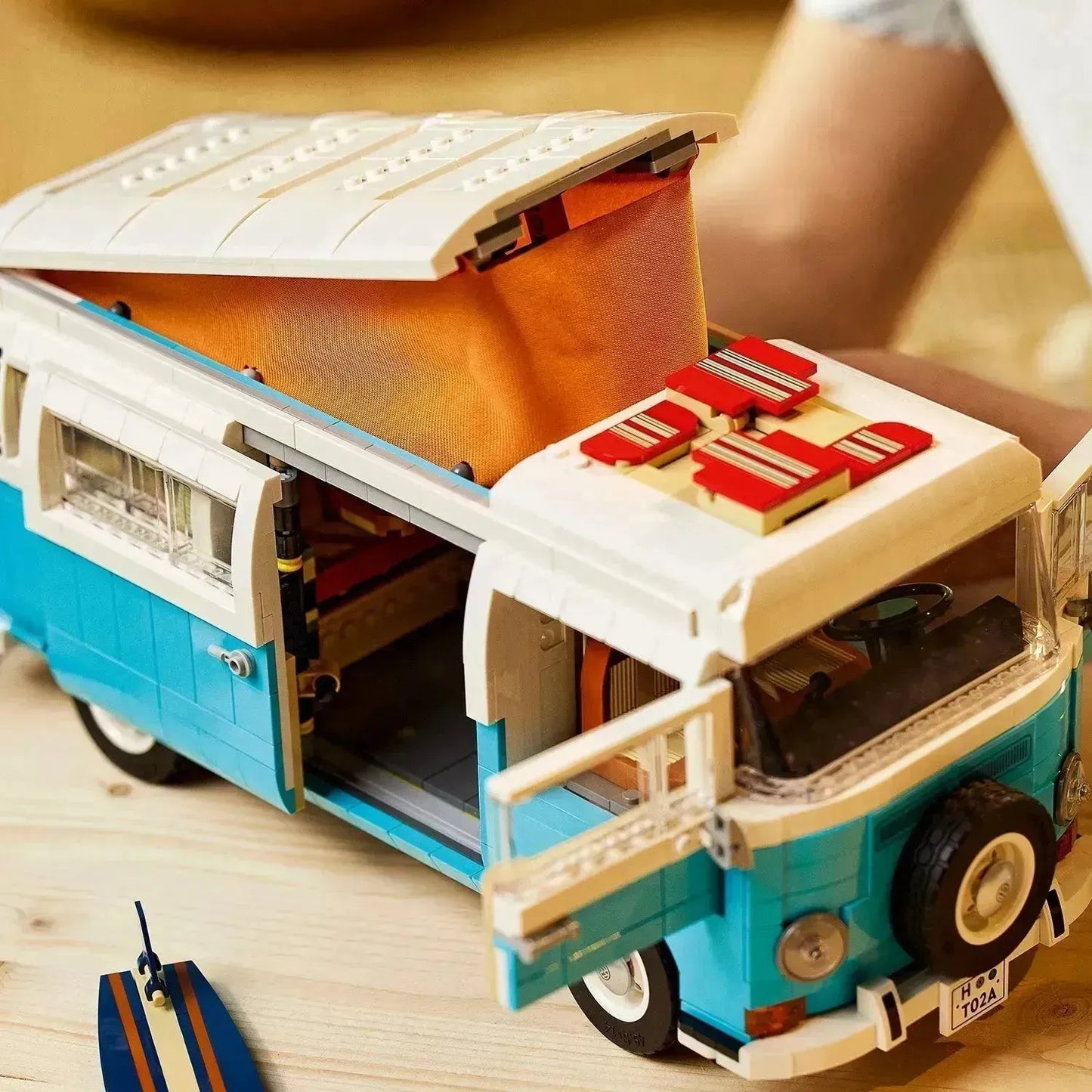 LEGO Volkswagen T2A Camper Van VW (2021) 10279 Creator Expert (€. 15,00 per week + €. 50,00 borg)