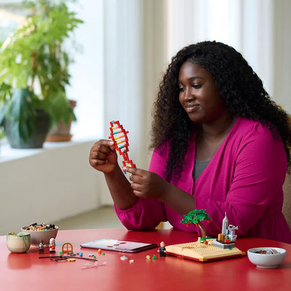 LEGO De ontwikkeling van Stem 21355 Ideas