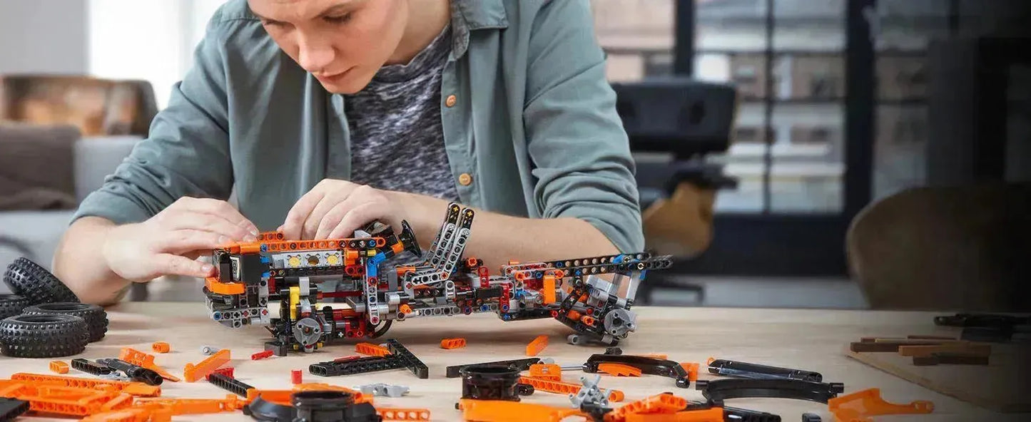 LEGO Ford Raptor F150 Pick Up Truck 42126 Technic