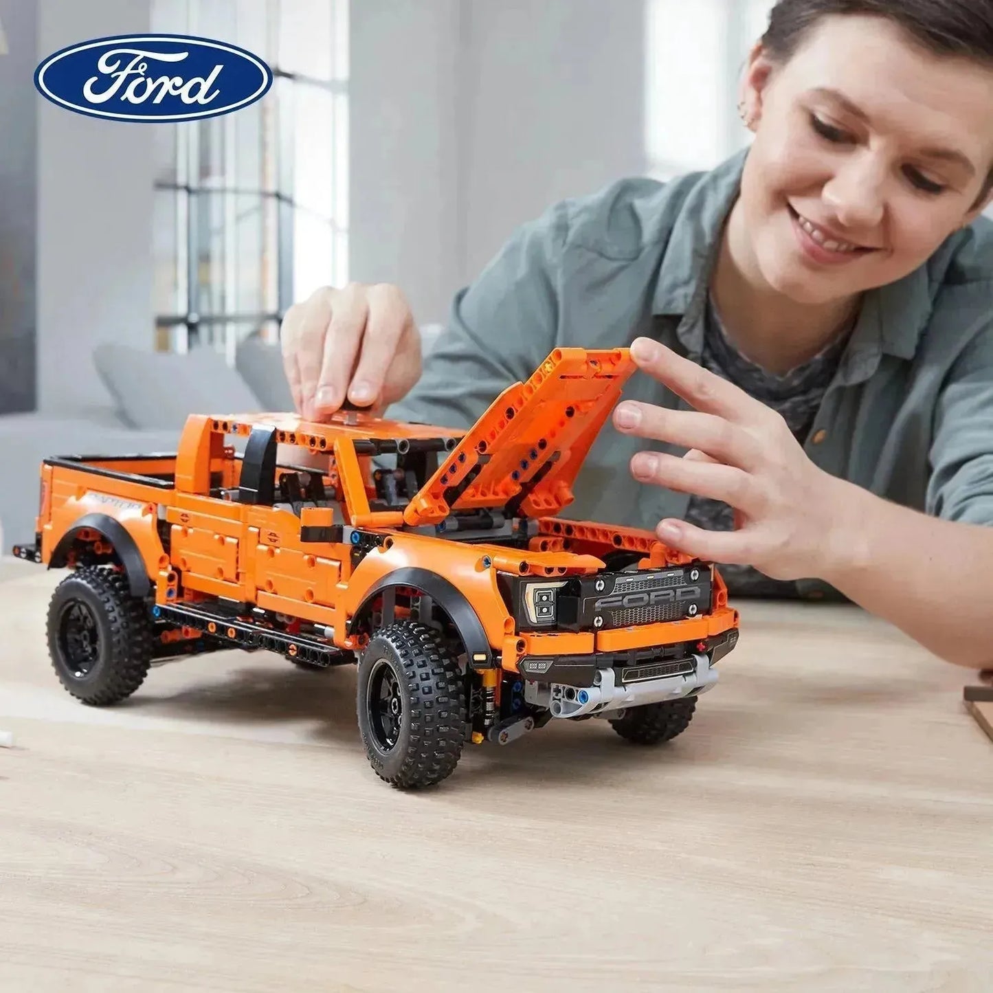 LEGO Ford Raptor F150 Pick Up Truck 42126 Technic