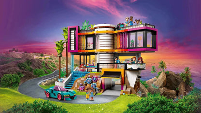 LEGO Andrea's Futuristic Villa 42639 Friends