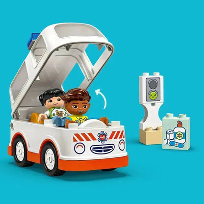 LEGO Ambulance met chauffeur 10447 DUPLO