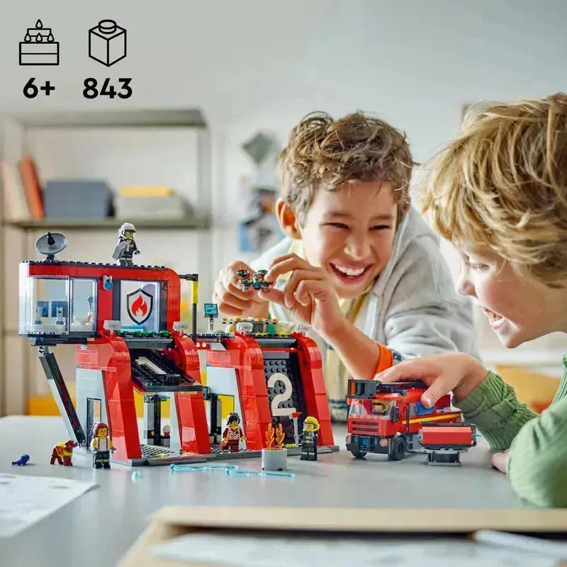 LEGO Brandweerkazerne met luchtladdervoertuig 60414 City LEGO FRIENDS @ 2TTOYS | Official LEGO shop😊🥰 LEGO €. 67.49