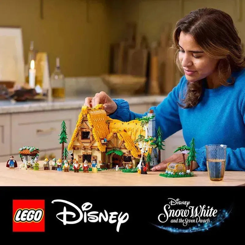 LEGO Huisje van Sneeuwwitje en de zeven dwergen 43242 Disney LEGO DISNEY @ 2TTOYS | Official LEGO shop😊🥰 LEGO €. 224.99