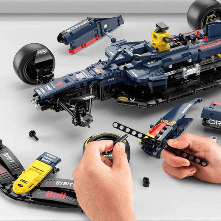 Max Verstappen raster RedBull F1 raceauto 1:8 Met motor en afstandbediening (zelfde formaat als LEGO 42141 & 42171) BOUWSTEENTJES @ 2TTOYS | Official LEGO shop😊🥰 2TTOYS €. 199.99