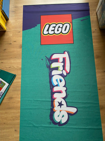 LEGO 6453351 Friends Banner LEGO VLAGGEN @ 2TTOYS | Official LEGO shop😊🥰 LEGO €. 14.99