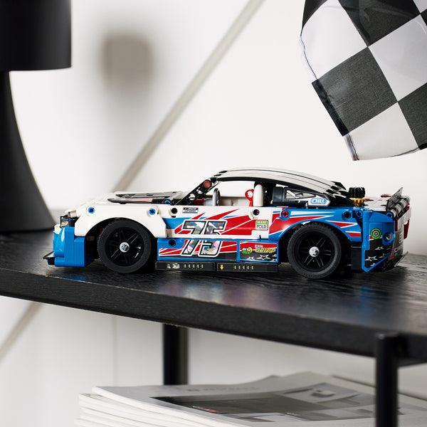 LEGO NASCAR® Next Gen Chevrolet Camaro ZL1 42153 Technic LEGO TECHNIC @ 2TTOYS LEGO €. 42.99