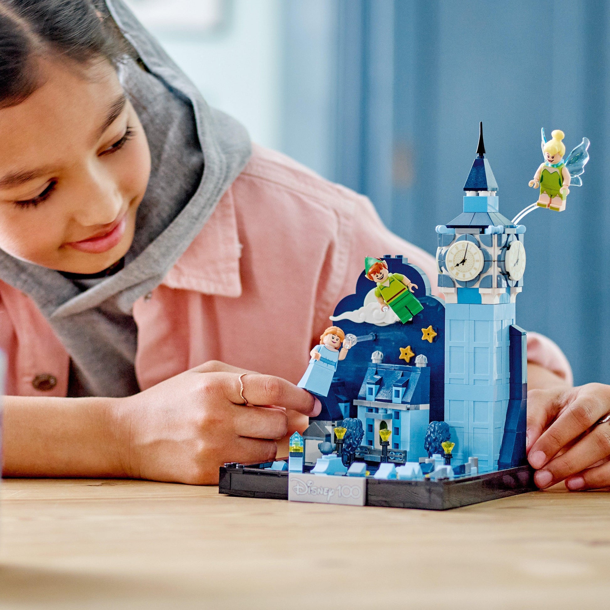 LEGO Peter Pan en Wendy vliegen over Londen 43232 Disney LEGO DISNEY @ 2TTOYS LEGO €. 69.99