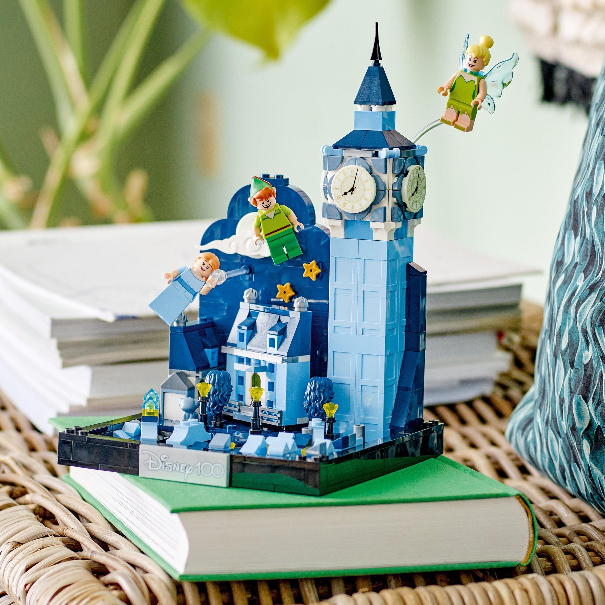 LEGO Peter Pan en Wendy vliegen over Londen 43232 Disney LEGO DISNEY @ 2TTOYS LEGO €. 69.99