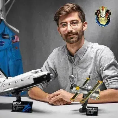 LEGO Space Shuttle Discovery 10283 Creator Expert LEGO CREATOR EXPERT @ 2TTOYS | Official LEGO shop😊🥰 LEGO €. 199.99